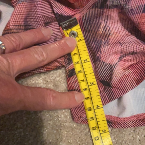 Lululemon shorts size 2. 4” Inseam - Picture 5 of 6